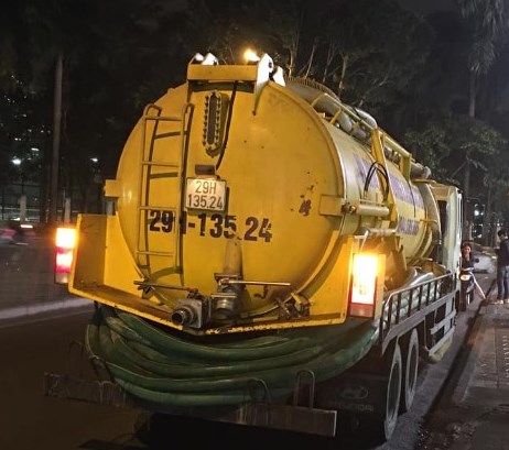 tôi đi rút hầm cầu 8