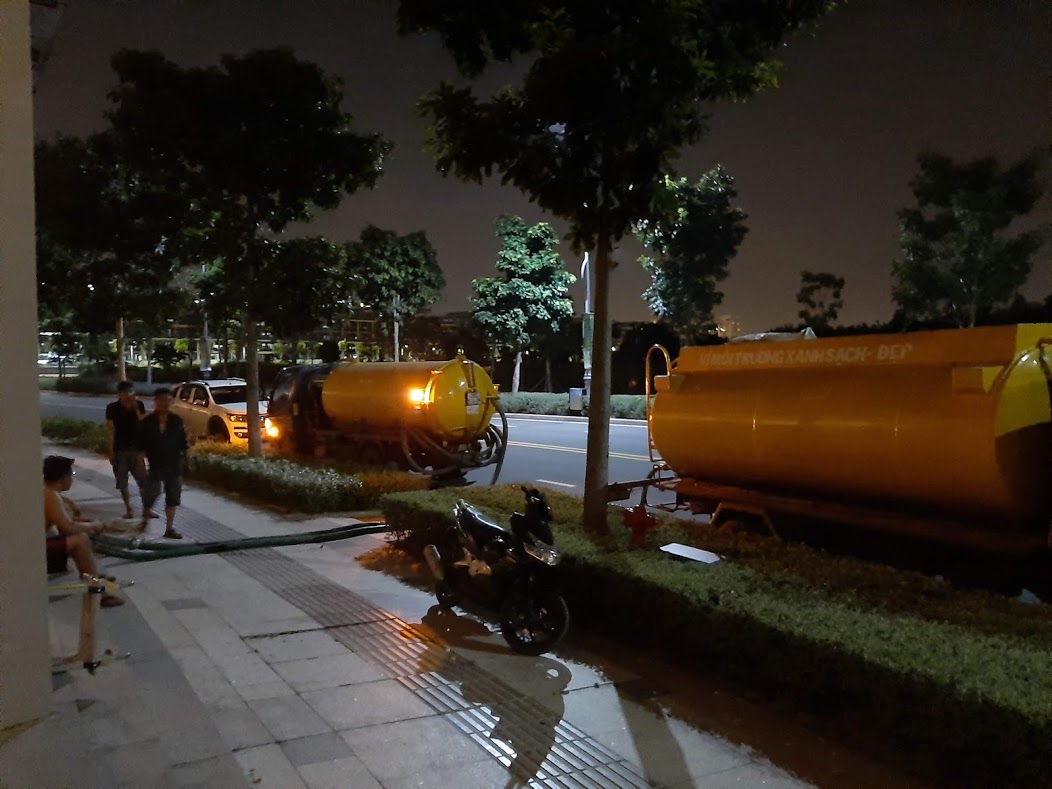 Hút hầm cầu tại Đà Nẵng buổi đêm theo yêu cầu của khách hàng