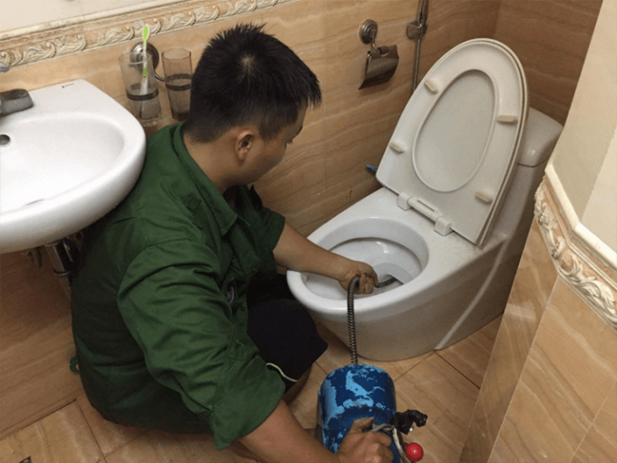Dịch vụ thông bồn cầu của Nhật Quang được thực hiện nhanh chóng và sạch sẽ